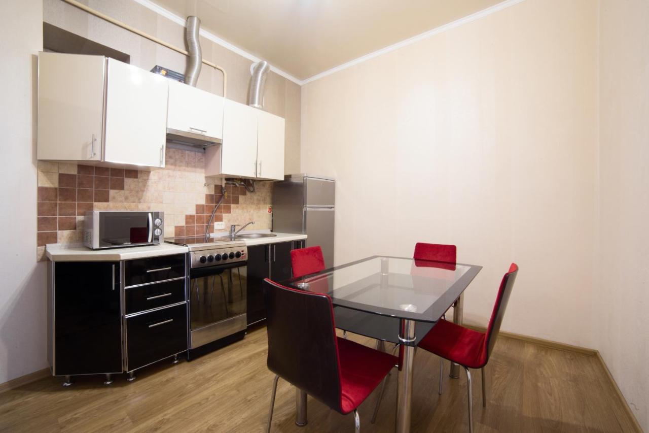 Apartment On Virmenska 3, With 2 Separate Bedrooms Лвив Екстериор снимка