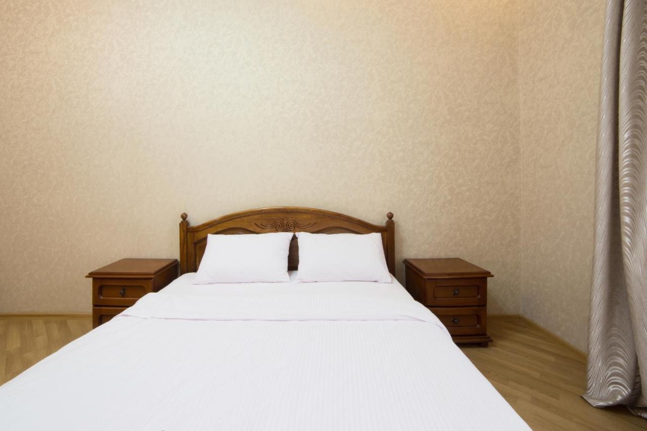 Apartment On Virmenska 3, With 2 Separate Bedrooms Лвив Екстериор снимка
